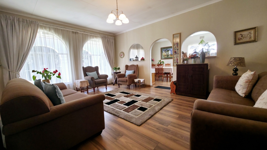 3 Bedroom Property for Sale in Glen Marais Gauteng