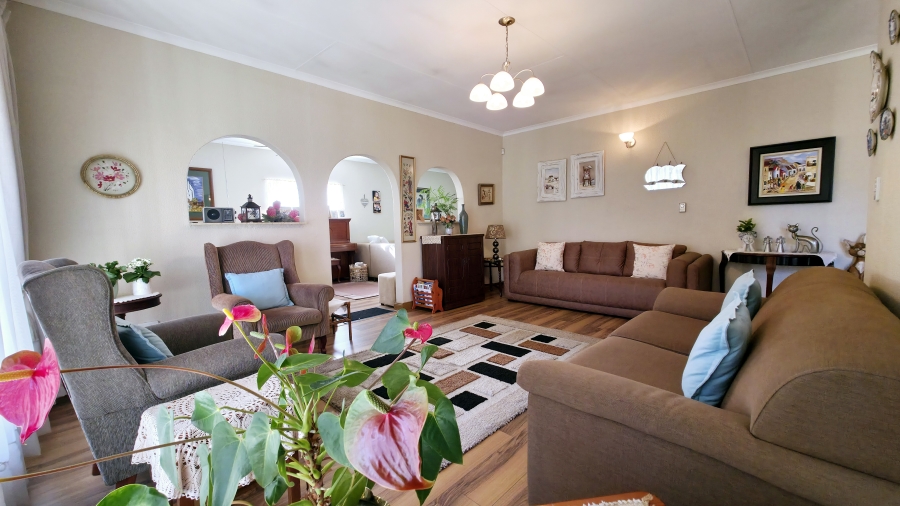 3 Bedroom Property for Sale in Glen Marais Gauteng