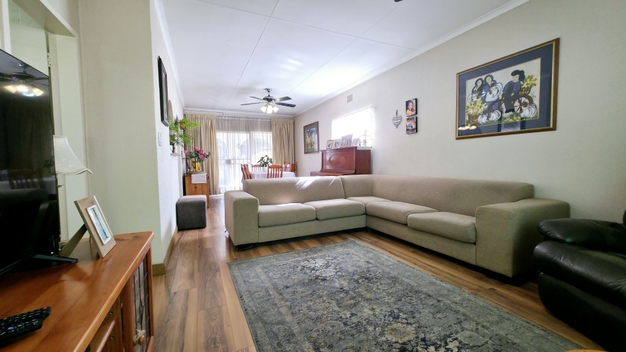 3 Bedroom Property for Sale in Glen Marais Gauteng