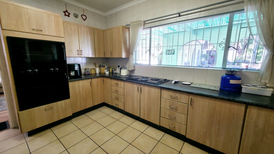 3 Bedroom Property for Sale in Glen Marais Gauteng