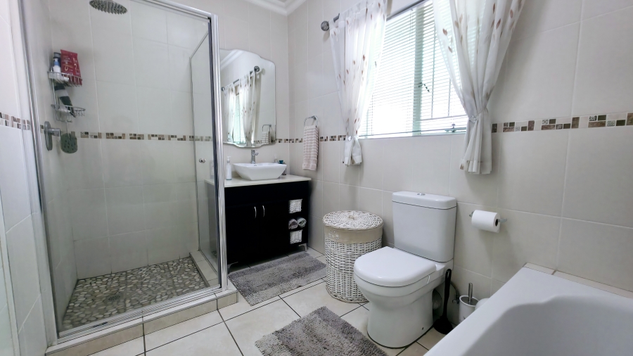 3 Bedroom Property for Sale in Glen Marais Gauteng