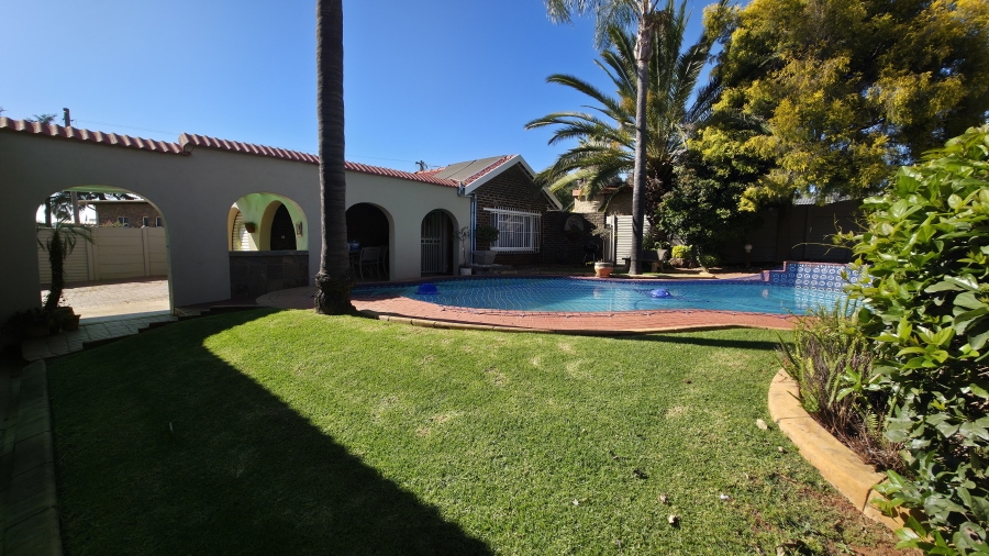 3 Bedroom Property for Sale in Glen Marais Gauteng