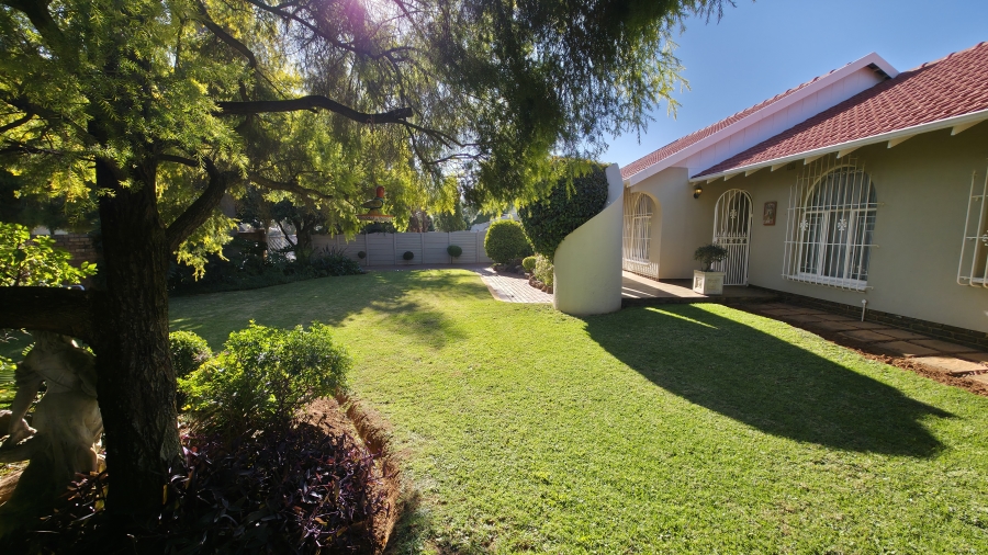 3 Bedroom Property for Sale in Glen Marais Gauteng