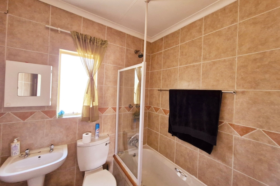 2 Bedroom Property for Sale in Noordhang Gauteng