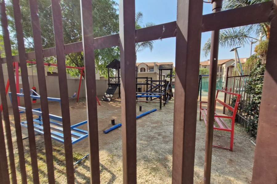 2 Bedroom Property for Sale in Noordhang Gauteng