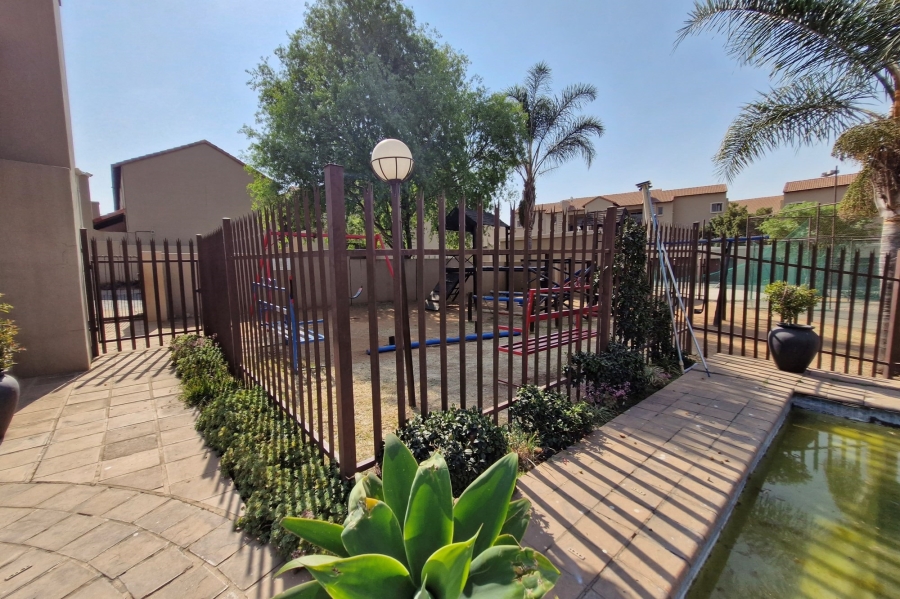 2 Bedroom Property for Sale in Noordhang Gauteng