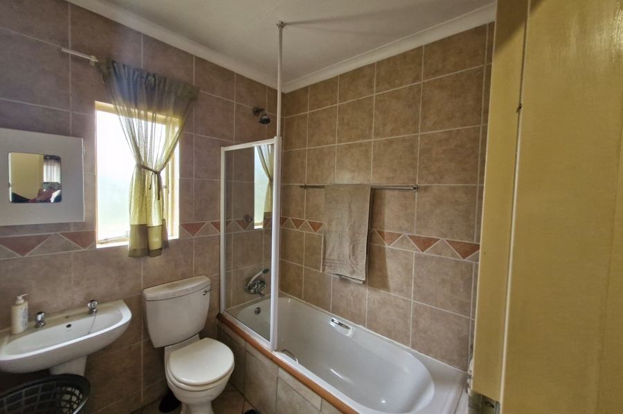 2 Bedroom Property for Sale in Noordhang Gauteng