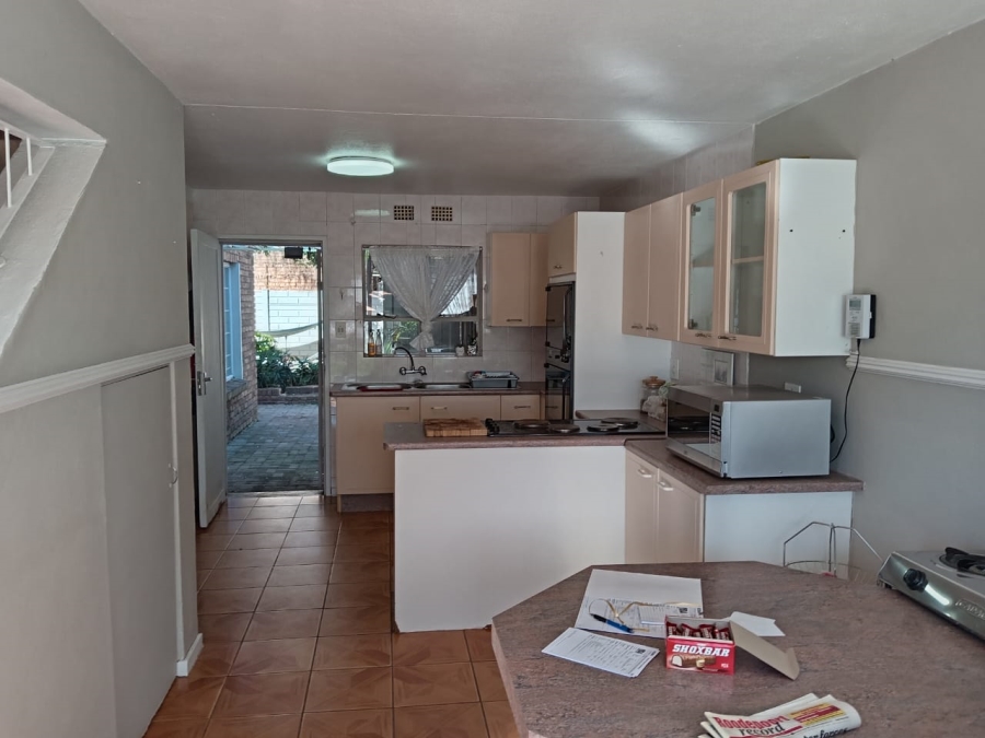 2 Bedroom Property for Sale in Florida Lake Gauteng