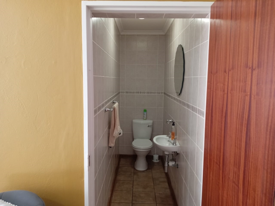 2 Bedroom Property for Sale in Florida Lake Gauteng
