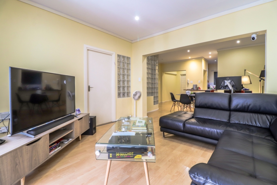 1 Bedroom Property for Sale in Morningside Gauteng