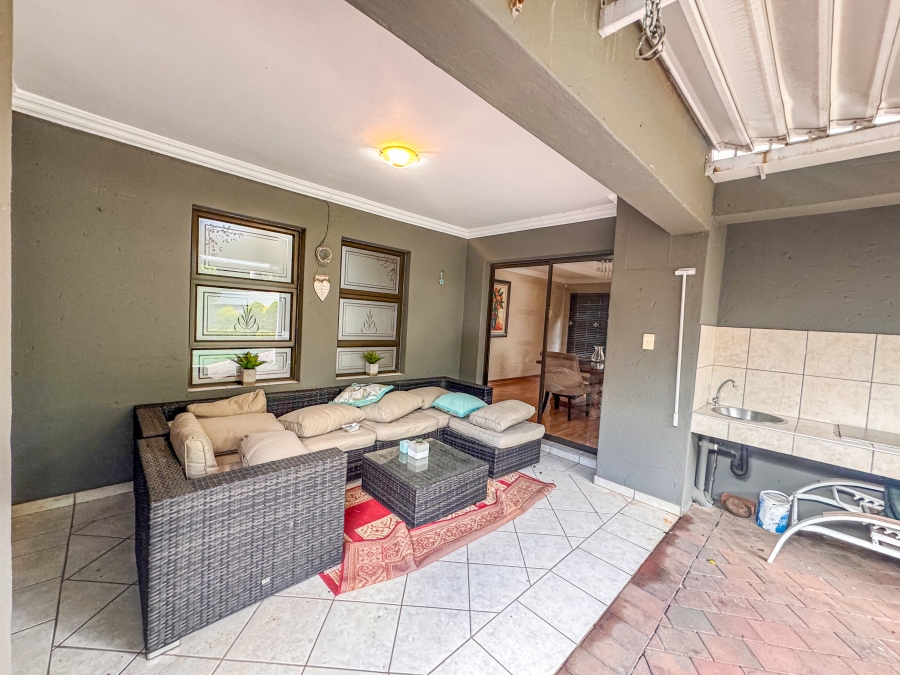 4 Bedroom Property for Sale in Willow Acres Gauteng