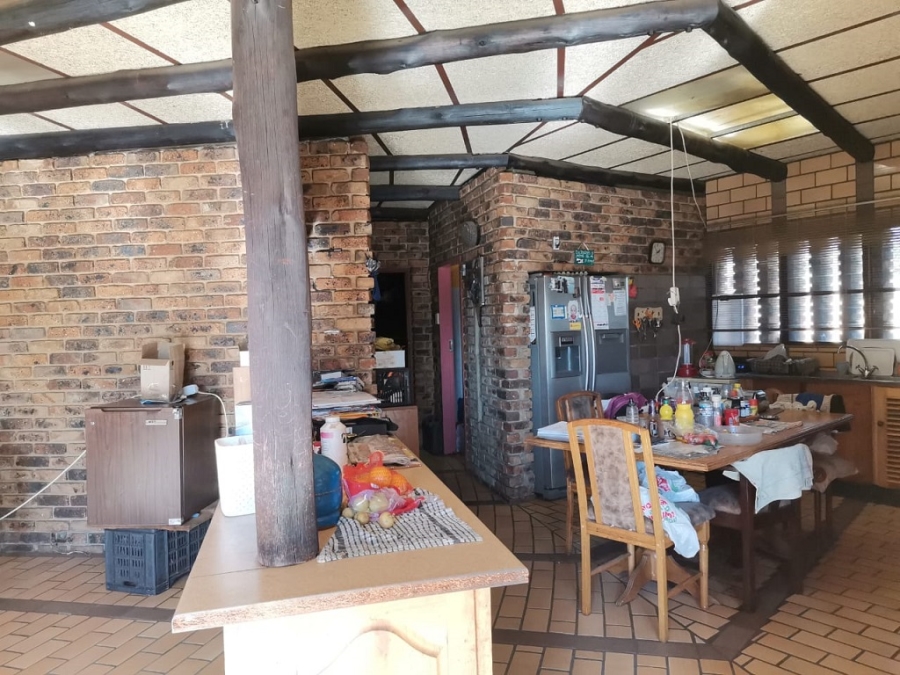 4 Bedroom Property for Sale in Glenvista Gauteng