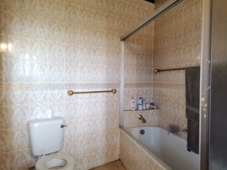 4 Bedroom Property for Sale in Glenvista Gauteng