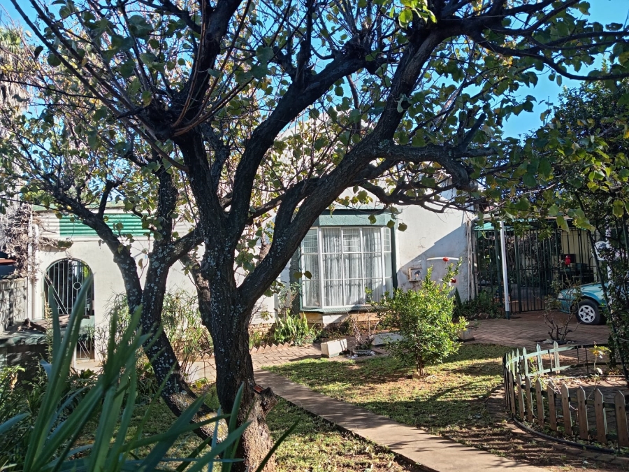 4 Bedroom Property for Sale in Groblerpark Gauteng