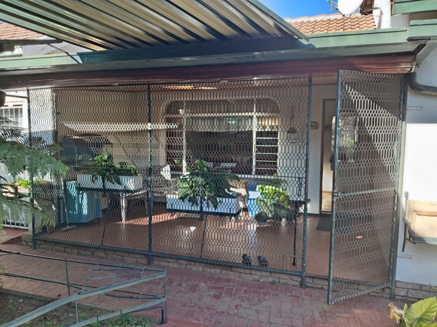 4 Bedroom Property for Sale in Groblerpark Gauteng