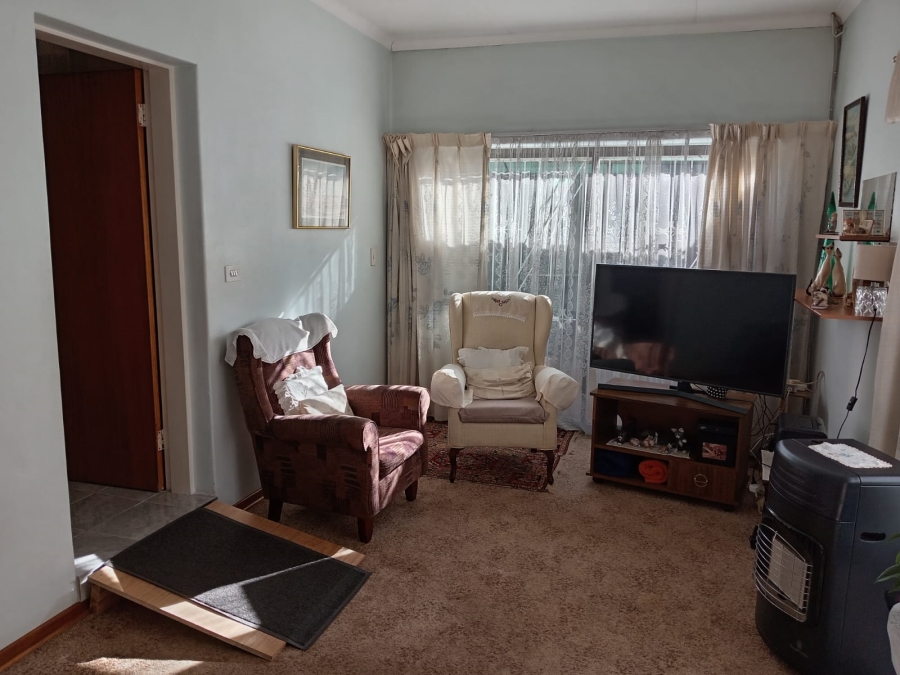 4 Bedroom Property for Sale in Groblerpark Gauteng