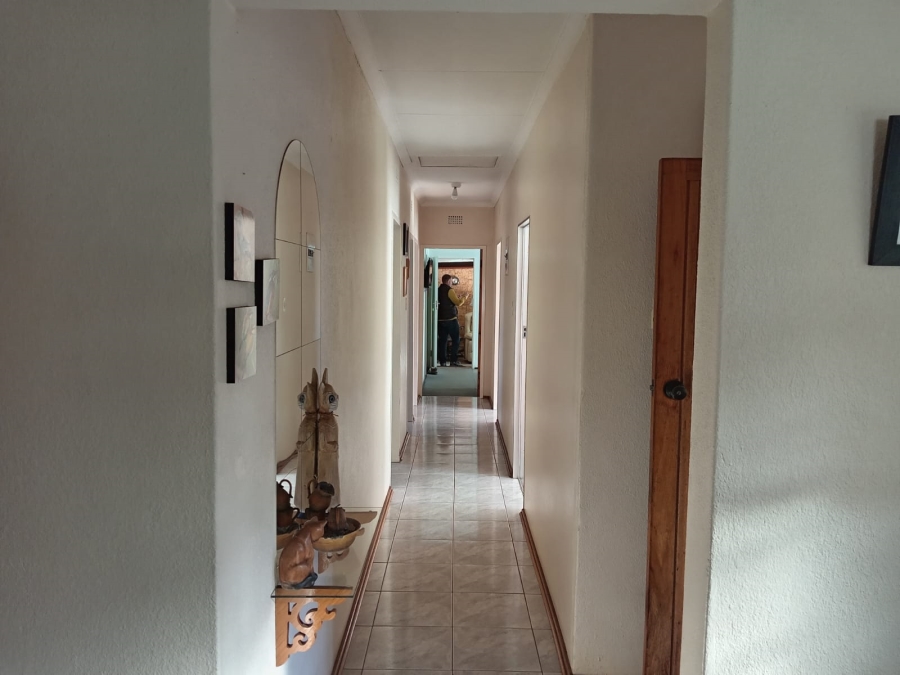 4 Bedroom Property for Sale in Groblerpark Gauteng