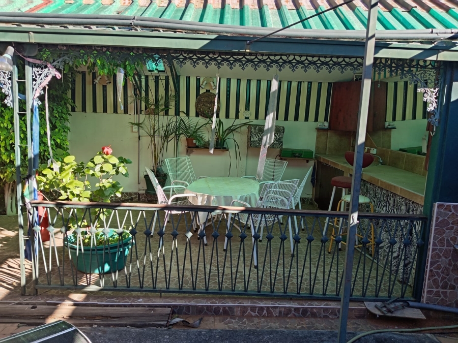 4 Bedroom Property for Sale in Groblerpark Gauteng
