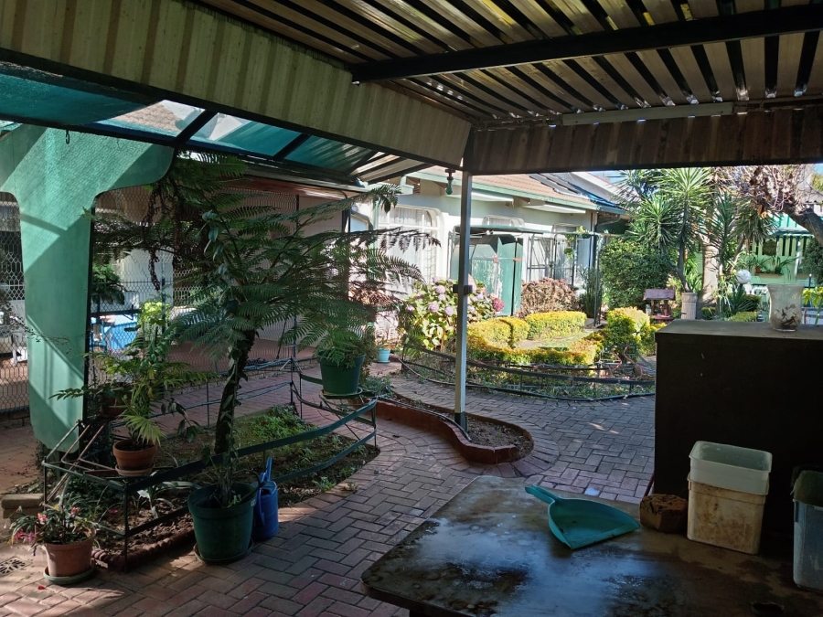 4 Bedroom Property for Sale in Groblerpark Gauteng