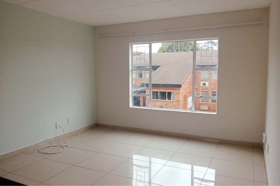 To Let 2 Bedroom Property for Rent in Fairland Gauteng