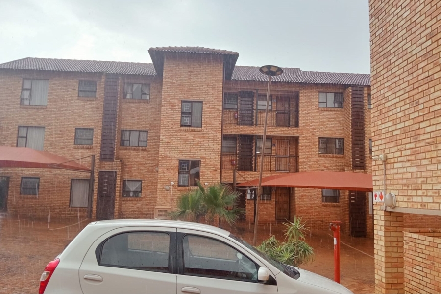 To Let 2 Bedroom Property for Rent in Fairland Gauteng