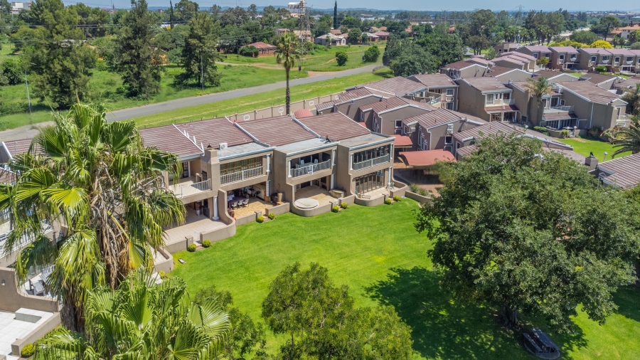 3 Bedroom Property for Sale in Three Rivers Proper Gauteng