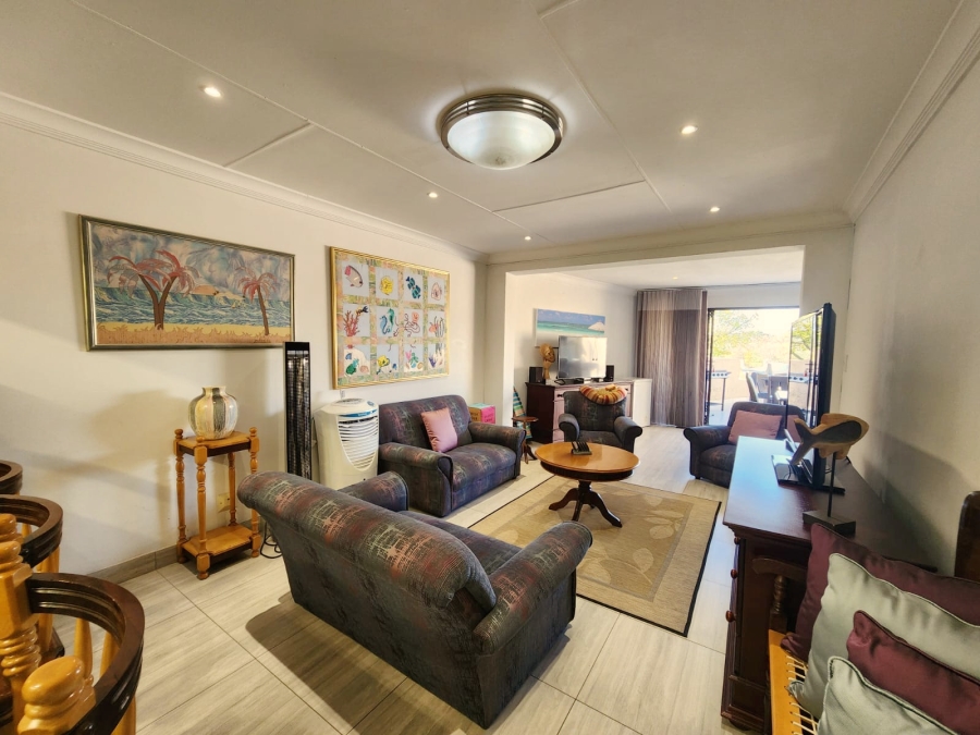 3 Bedroom Property for Sale in Three Rivers Proper Gauteng