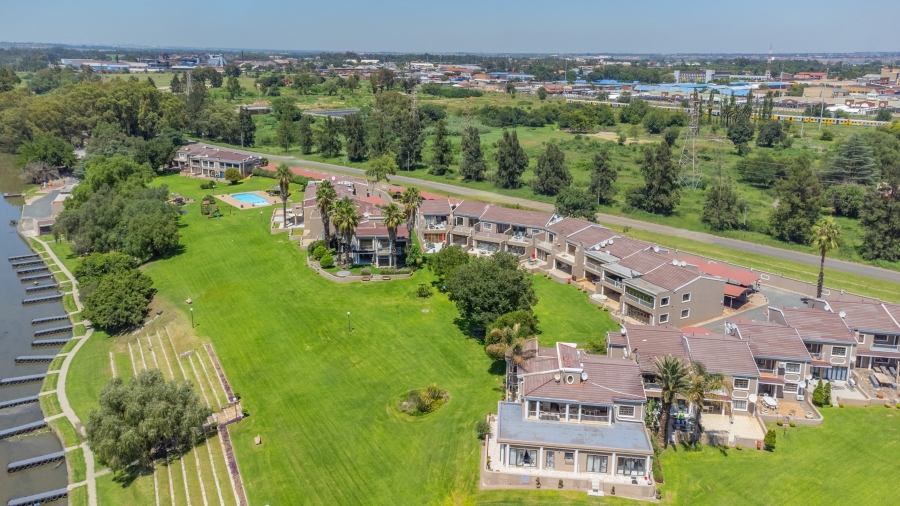 3 Bedroom Property for Sale in Three Rivers Proper Gauteng
