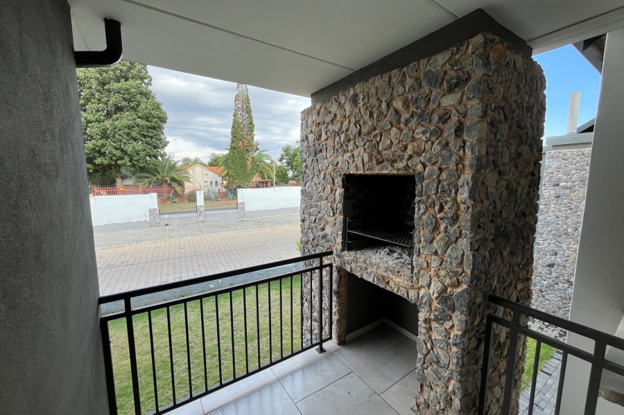 2 Bedroom Property for Sale in Glen Marais Gauteng
