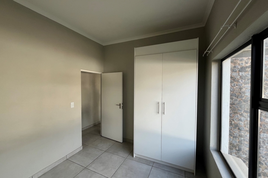 2 Bedroom Property for Sale in Glen Marais Gauteng