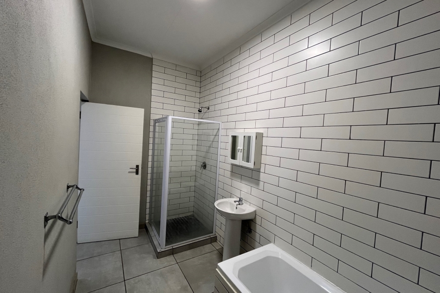 2 Bedroom Property for Sale in Glen Marais Gauteng