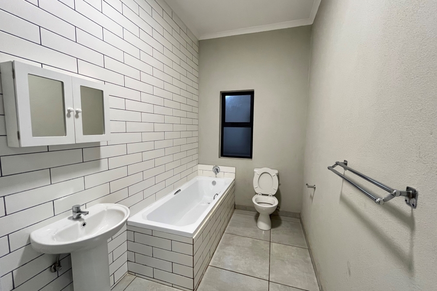 2 Bedroom Property for Sale in Glen Marais Gauteng