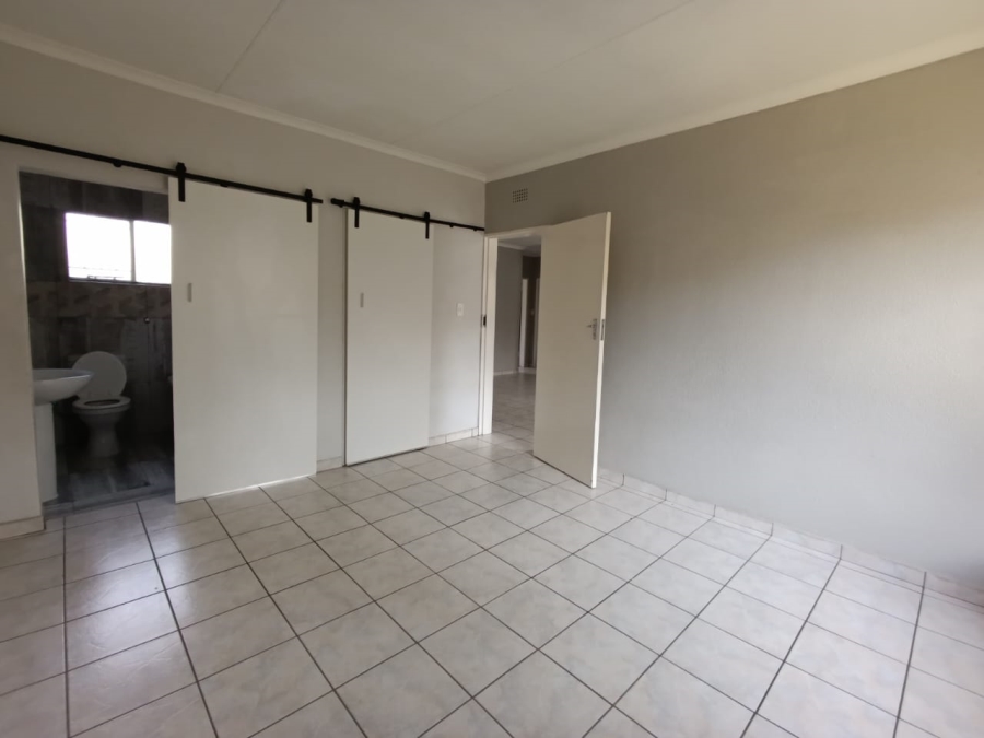 To Let 3 Bedroom Property for Rent in Brackenhurst Gauteng