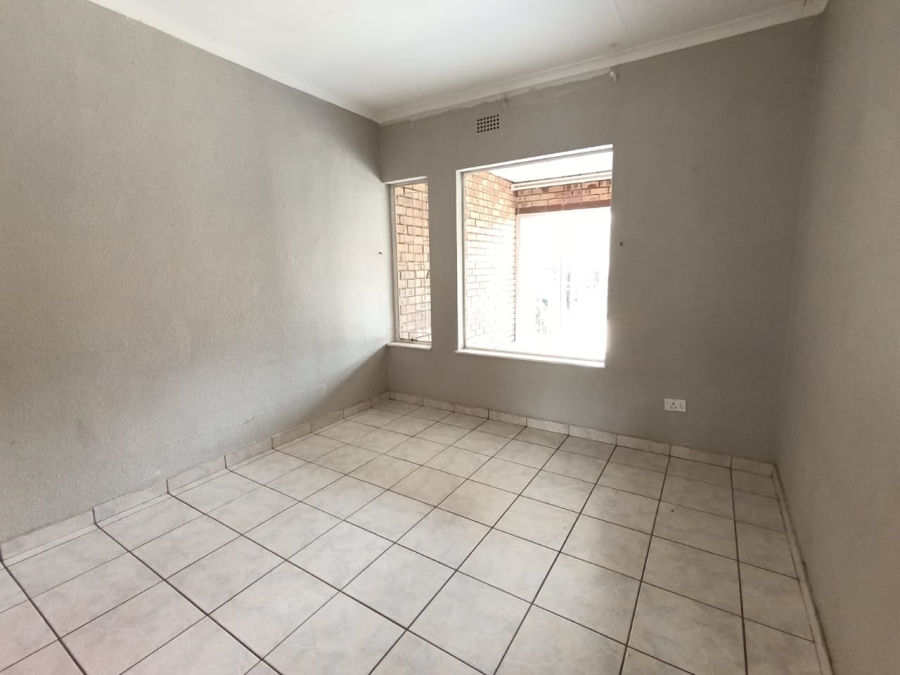To Let 3 Bedroom Property for Rent in Brackenhurst Gauteng
