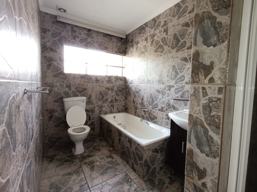 To Let 3 Bedroom Property for Rent in Brackenhurst Gauteng