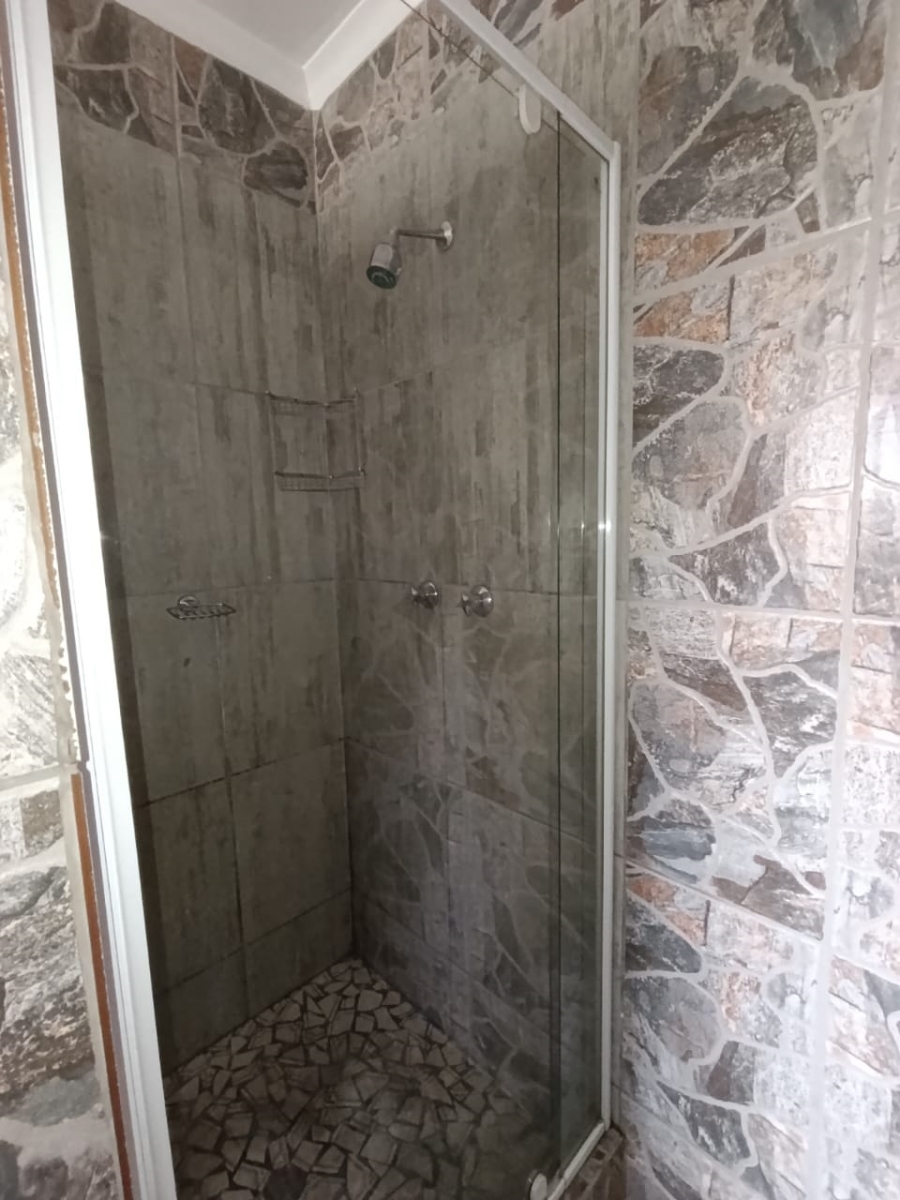 To Let 3 Bedroom Property for Rent in Brackenhurst Gauteng