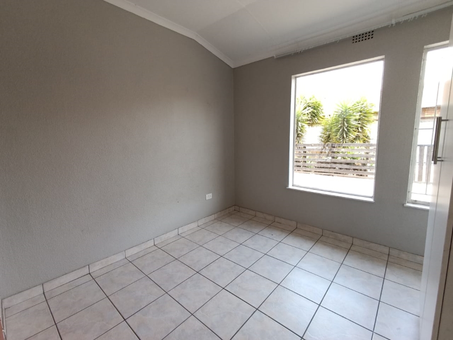 To Let 3 Bedroom Property for Rent in Brackenhurst Gauteng