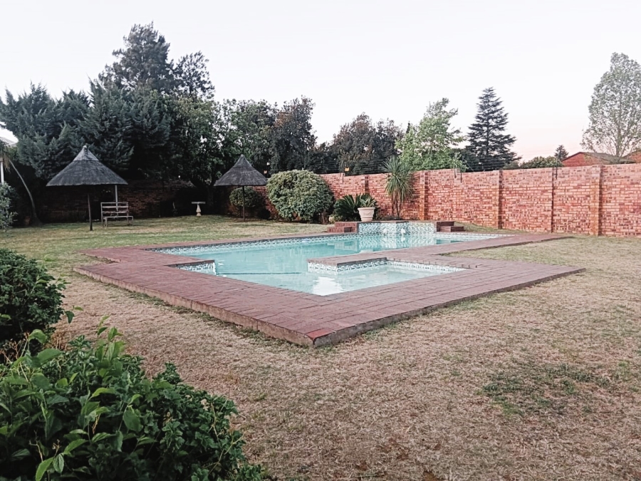 To Let 3 Bedroom Property for Rent in Brackenhurst Gauteng