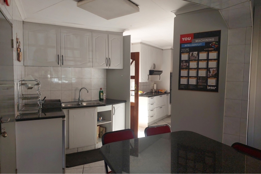 3 Bedroom Property for Sale in Freeway Park Gauteng