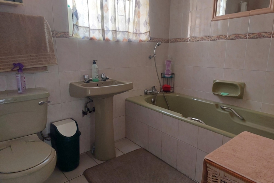 3 Bedroom Property for Sale in Freeway Park Gauteng