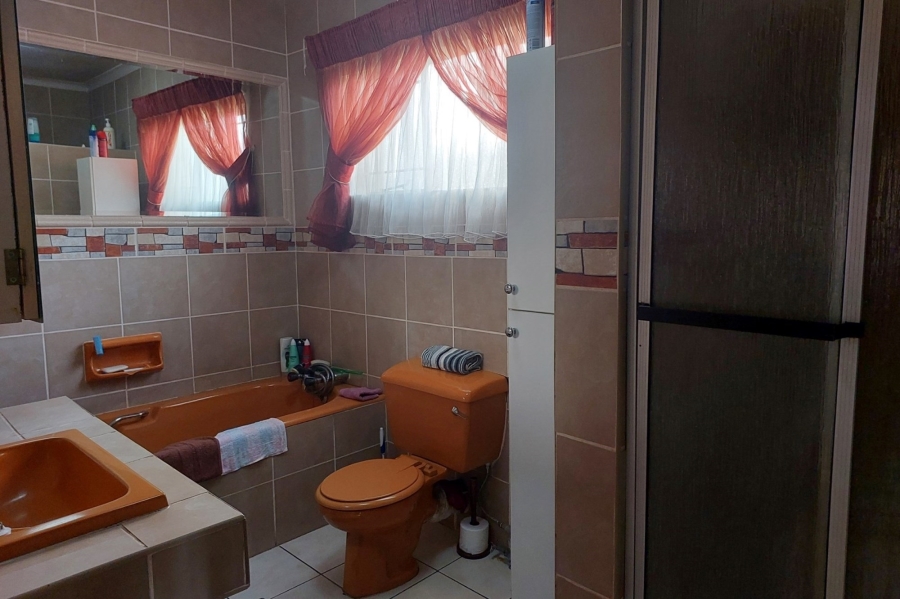 3 Bedroom Property for Sale in Freeway Park Gauteng