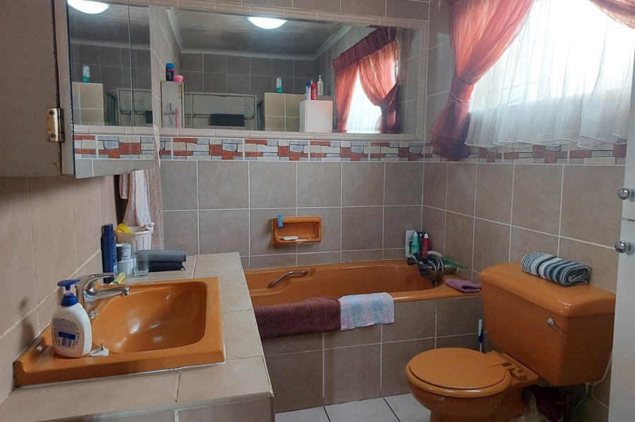 3 Bedroom Property for Sale in Freeway Park Gauteng