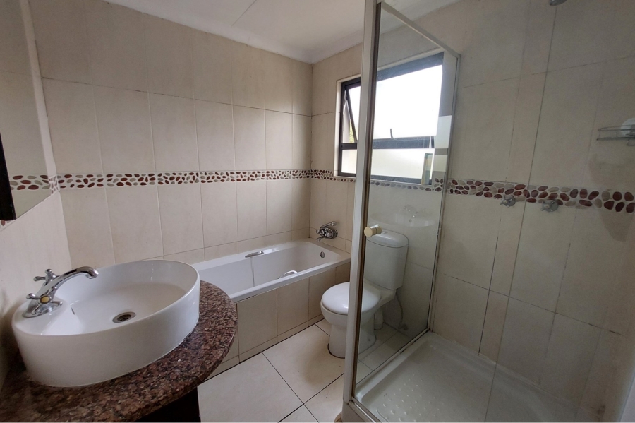 3 Bedroom Property for Sale in Freeway Park Gauteng