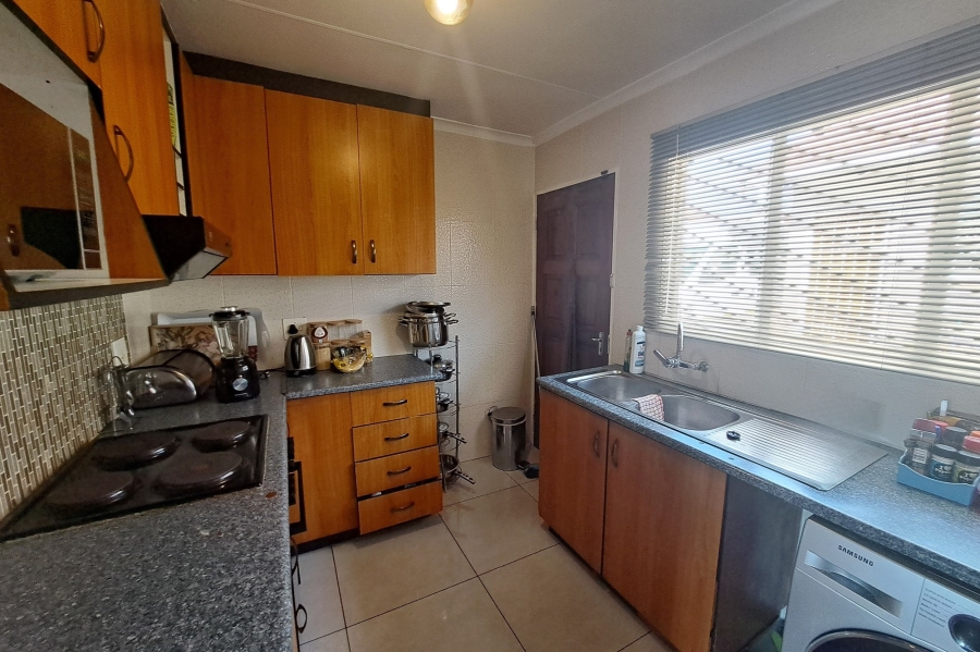 To Let 3 Bedroom Property for Rent in Ormonde Gauteng
