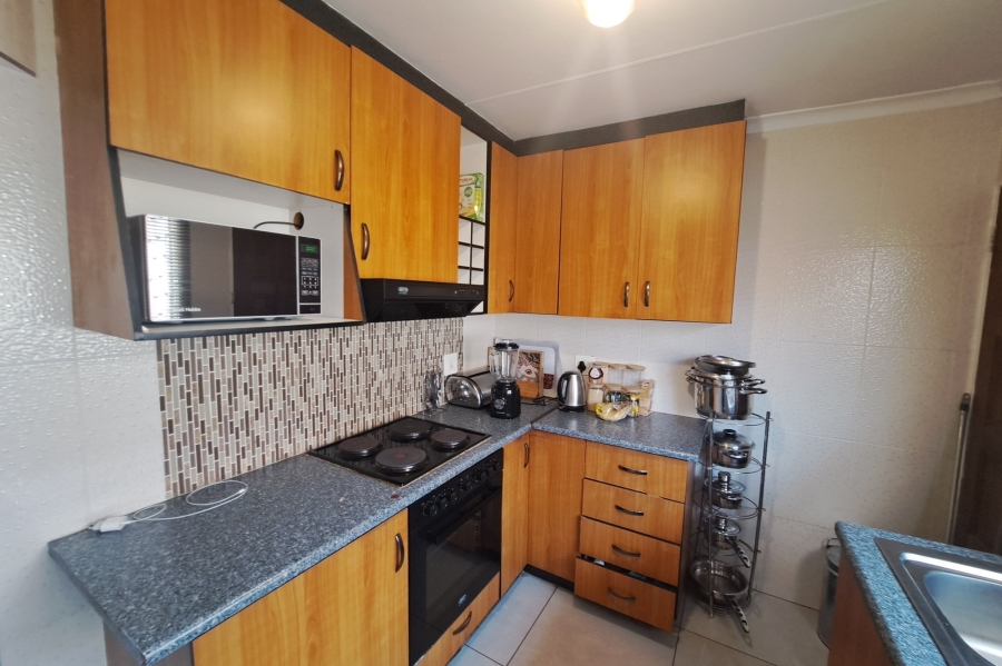 To Let 3 Bedroom Property for Rent in Ormonde Gauteng