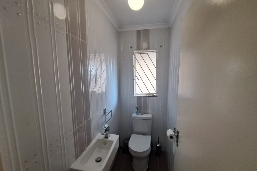 To Let 3 Bedroom Property for Rent in Ormonde Gauteng
