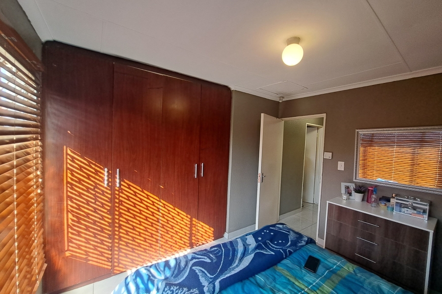 To Let 3 Bedroom Property for Rent in Ormonde Gauteng
