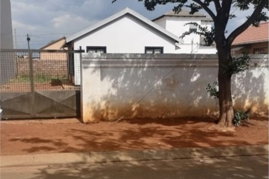 2 Bedroom Property for Sale in Protea Glen Gauteng