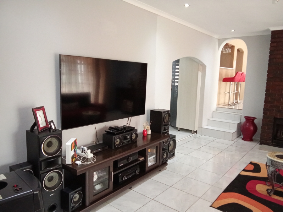 3 Bedroom Property for Sale in Mindalore Gauteng