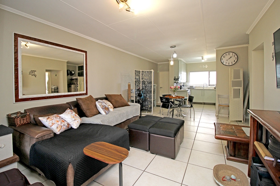 2 Bedroom Property for Sale in Greenstone Hill Gauteng